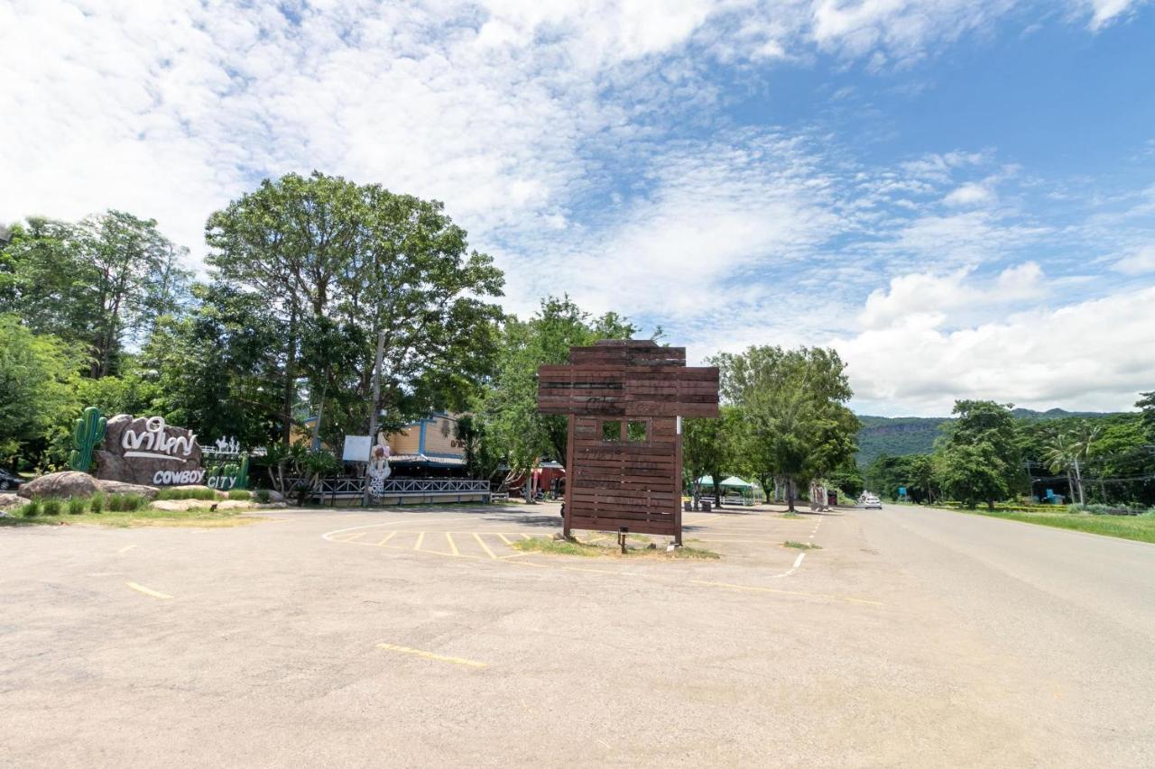 Capital O 1110 Khaoyai Cowboy City Resort Mu Si Esterno foto