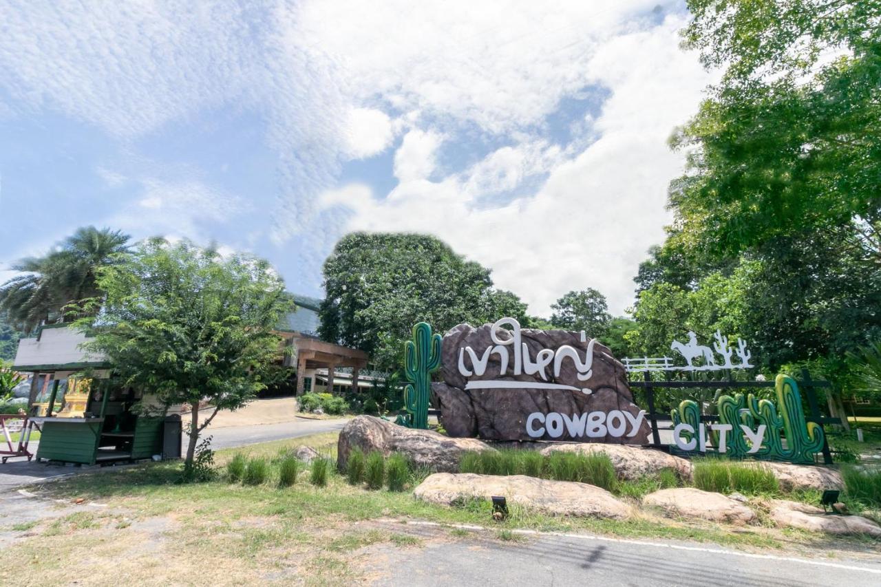 Capital O 1110 Khaoyai Cowboy City Resort Mu Si Esterno foto